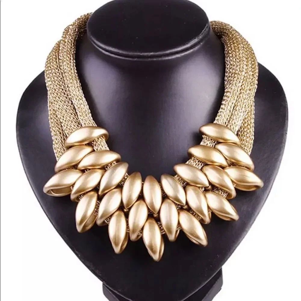 Beautiful gold necklace 